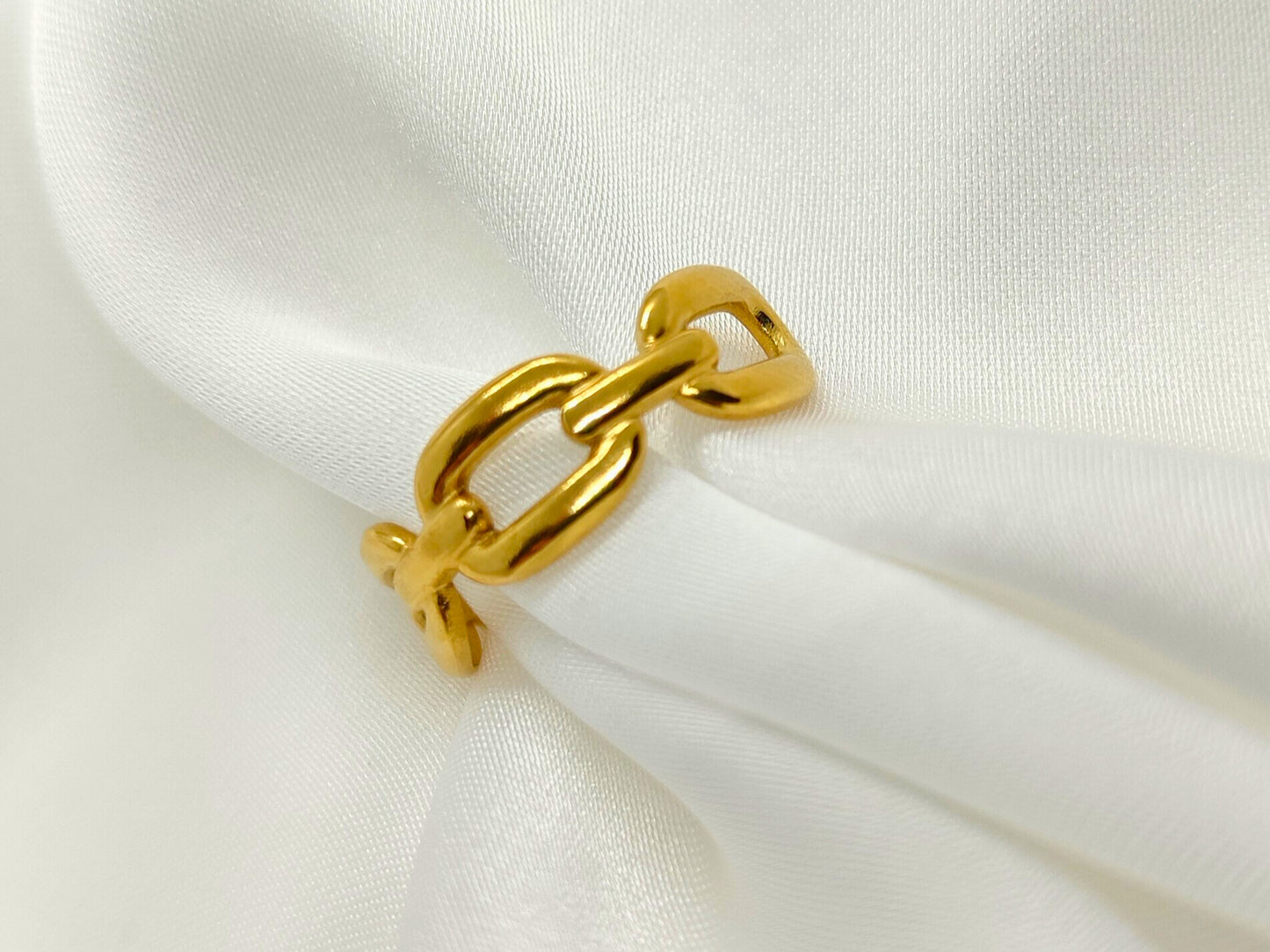 „Around You“ - Ring